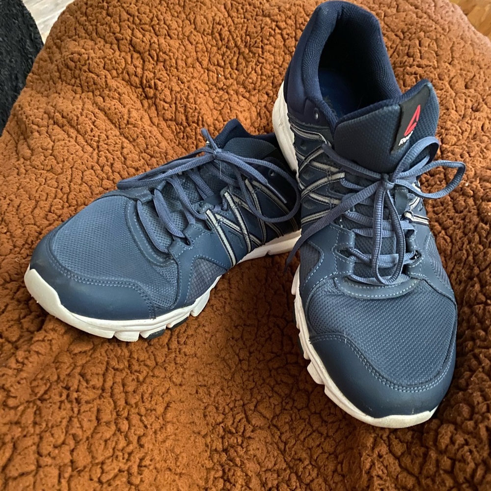 Men’s Reebok Yourflex Memory Foam tennis athletic shoe size 13 lightly used